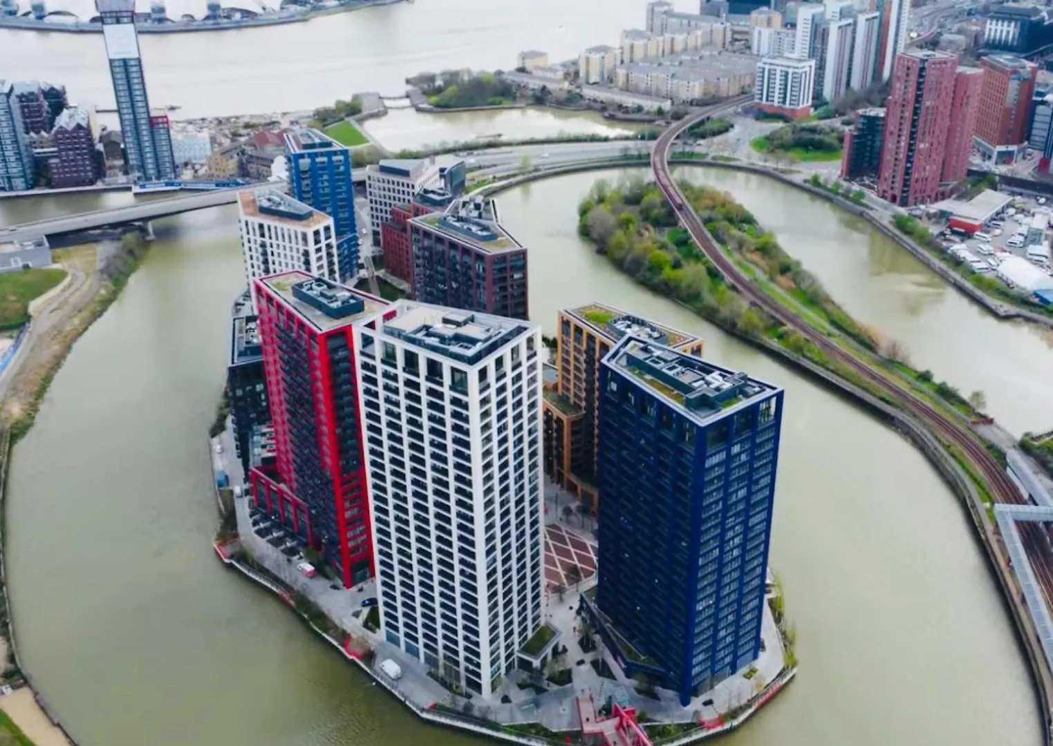 Luxurious Apartment - Prime Location Near Excel, O2 & Canary Wharf London 0*,  United Kingdom