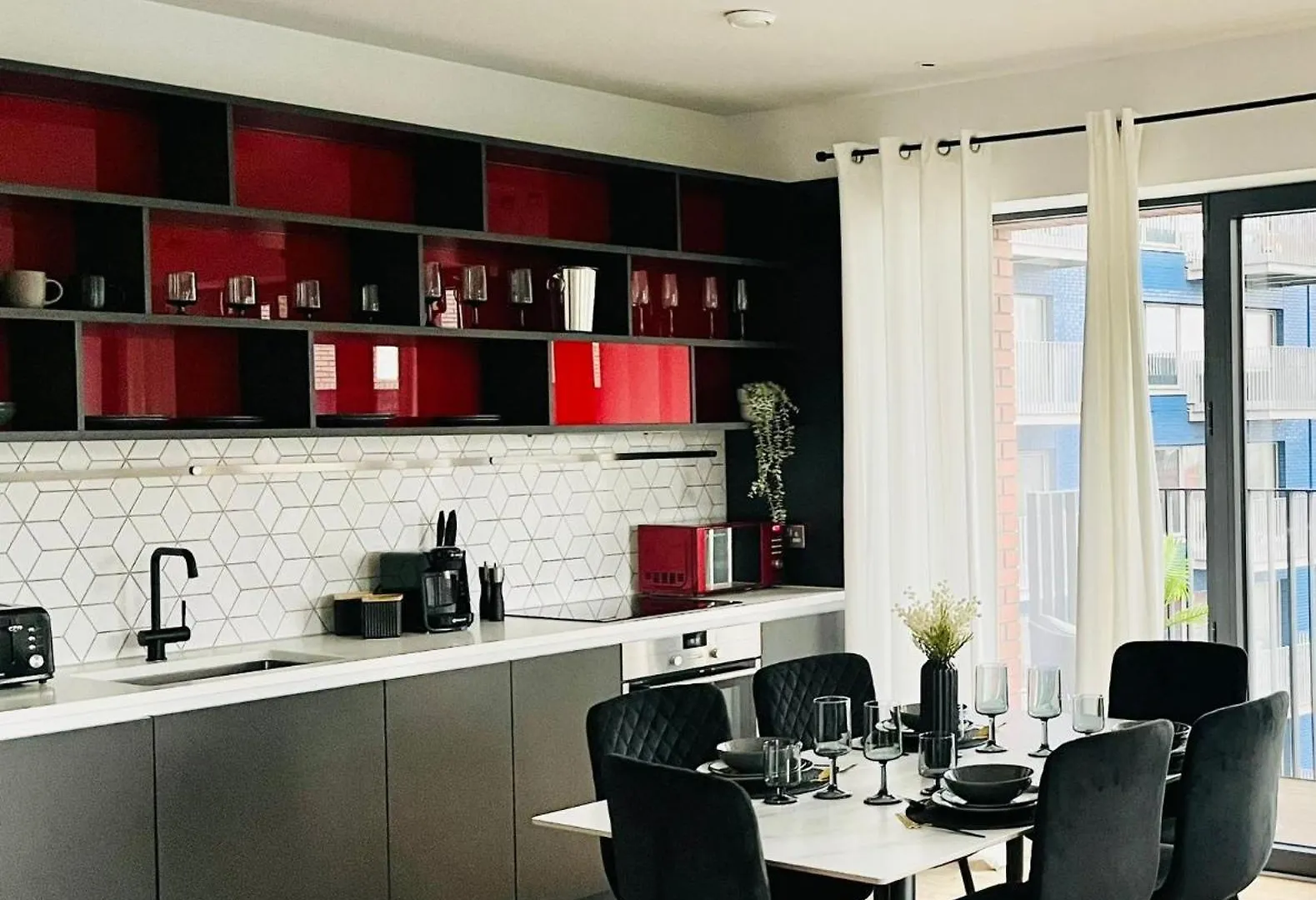 Luxurious Apartment - Prime Location Near Excel, O2 & Canary Wharf London